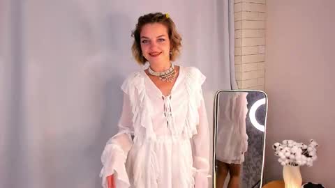 Snapshot of charmaineterrill chatting on October 1, 4:34 pm Maya online show from October 1, 4:34 pm