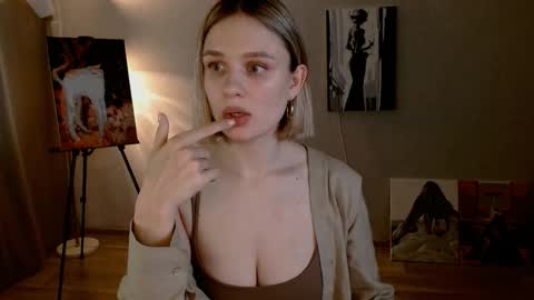 Michelle  online show from November 10, 6:41 am