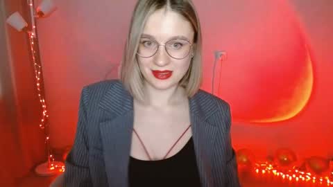 Snapshot of charming_beauty chatting on January 28, 3:15 am Michelle online show from January 28, 3:15 am