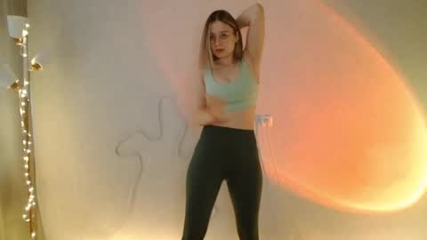 Snapshot of charming_beauty chatting on February 6, 3:06 am Michelle online show from February 6, 3:06 am