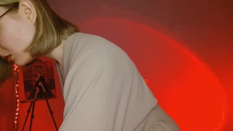 Snapshot of charming_beauty chatting on February 16, 3:15 am Michelle online show from February 16, 3:15 am