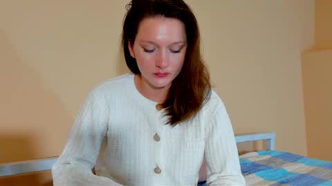 Snapshot of charmingkatie chatting on October 19, 2:52 pm katie online show from October 19, 2:52 pm