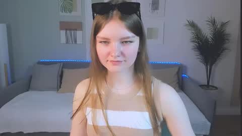 Im Eva online show from May 25, 11:20 am