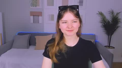 Im Eva online show from May 21, 11:41 am