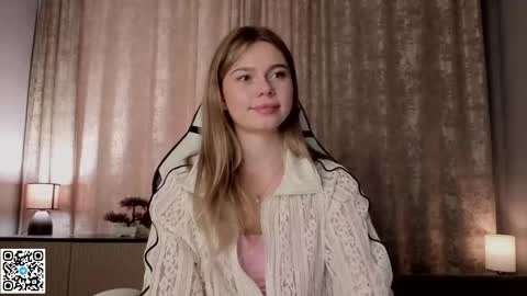 Emilia online show from May 26, 5:51 am