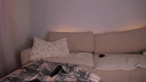 Em online show from October 30, 2:47 am