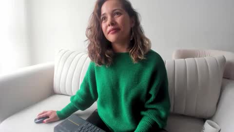 Snapshot of cheek_chic12 chatting on March 6, 8:59 pm Regina Phalange online show from March 6, 8:59 pm