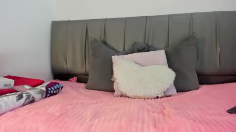 Snapshot of cheerlynn chatting on February 6, 1:43 pm Cherlyn online show from February 6, 1:43 pm