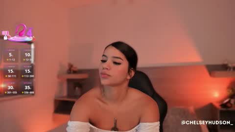 chelsey_hudson online show from December 20, 12:31 pm