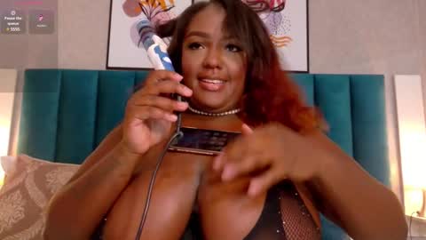 Snapshot of cheneelllorens chatting on February 8, 8:21 pm online show from February 8, 8:21 pm