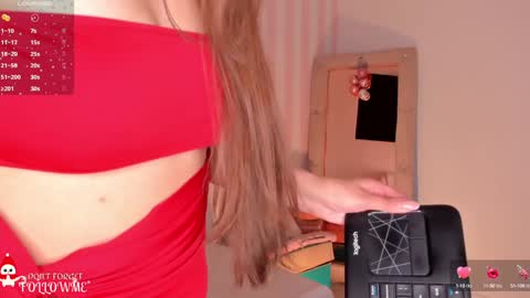 Snapshot of cherry_blond_ chatting on December 6, 12:12 am Cherry online show from December 6, 12:12 am