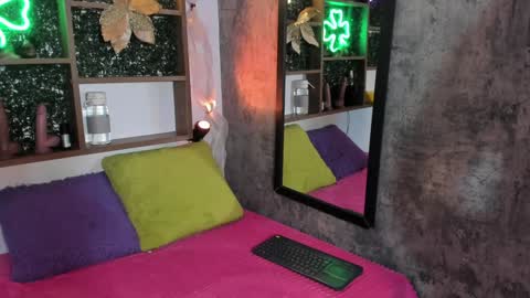 Snapshot of cherry_copper chatting on December 28, 1:06 pm cherryl online show from December 28, 1:06 pm