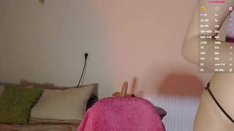 Snapshot of cherry_hazzze chatting on February 26, 4:38 pm Cheryl online show from February 26, 4:38 pm