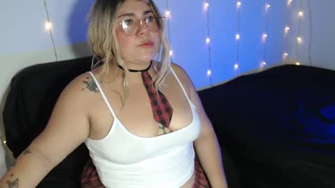 Snapshot of cherry_mia12 chatting on October 7, 9:08 pm mia online show from October 7, 9:08 pm