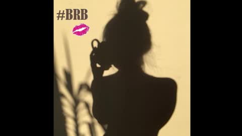 Mia online show from November 14, 8:03 am