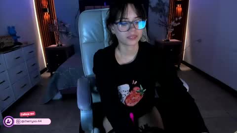Cherry online show from May 19, 1:56 am