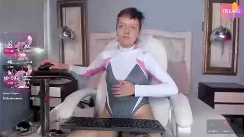 Cherry Glow  online show from October 30, 2:07 pm