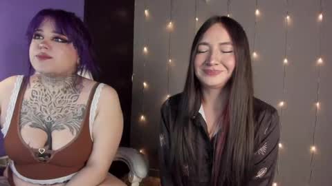  dayis independent model  online show from January 15, 6:54 am