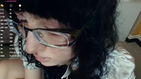 Isabel online show from May 25, 8:41 pm