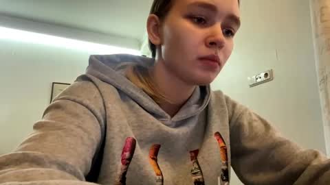 Lei online show from March 22, 1:17 pm