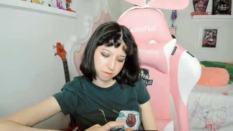 cherrycute666 online show from March 6, 5:02 am