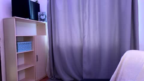 Evie online show from October 22, 10:20 am