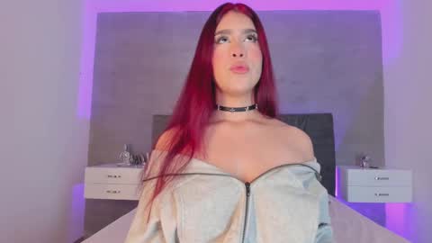 Snapshot of cherrysnow_ chatting on February 23, 4:01 am Cherry online show from February 23, 4:01 am