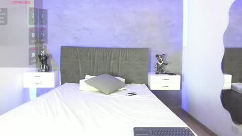 Snapshot of cherrysnow_ chatting on December 12, 3:21 am Cherry online show from December 12, 3:21 am