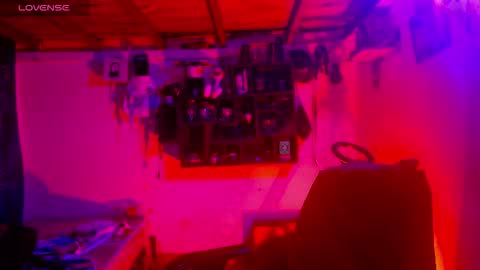 Snapshot of cherrywix chatting on September 29, 1:32 am Caro 3 online show from September 29, 1:32 am