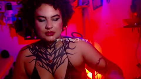 Snapshot of cherrywix chatting on October 5, 2:05 am Caro 3 online show from October 5, 2:05 am