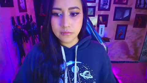 Snapshot of cherryy_bombshelll chatting on October 7, 4:00 pm cherry online show from October 7, 4:00 pm
