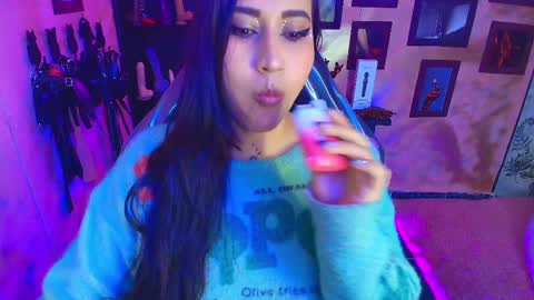 Snapshot of cherryy_bombshelll chatting on October 6, 3:50 pm cherry online show from October 6, 3:50 pm