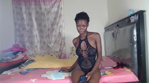 chessybee online show from February 15, 5:23 pm