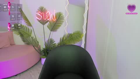Snapshot of chiara_tay chatting on February 2, 7:04 pm Chiara online show from February 2, 7:04 pm
