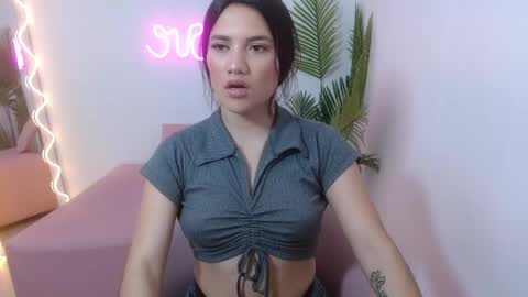 Snapshot of chiara_tay chatting on December 12, 7:48 pm Chiara online show from December 12, 7:48 pm