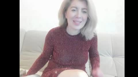 Snapshot of chicafortuna chatting on October 10, 3:44 am NBFG online show from October 10, 3:44 am