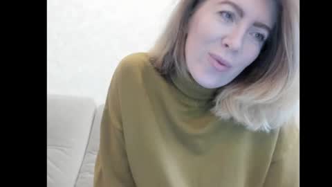 Snapshot of chicafortuna chatting on March 5, 2:03 am NBFG online show from March 5, 2:03 am
