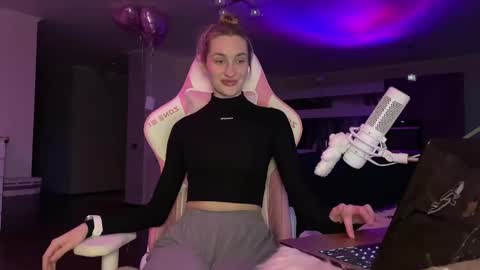 Goddess Vika - owner of all ur money online show from March 11, 2:51 pm