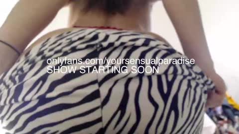 Snapshot of chillwithcamii chatting on February 10, 10:20 am yoursensualparadise online show from February 10, 10:20 am