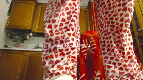 Snapshot of chillwithcamii chatting on February 26, 5:00 pm yoursensualparadise online show from February 26, 5:00 pm