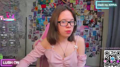 Snapshot of chio_mio chatting on October 19, 2:24 am chio_mio online show from October 19, 2:24 am
