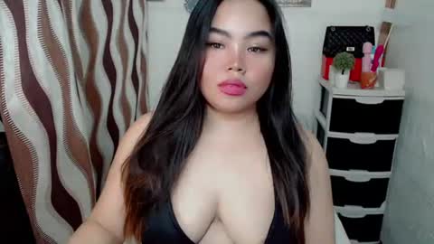 Snapshot of chixxypinay chatting on October 2, 9:53 pm miss chixxie online show from October 2, 9:53 pm