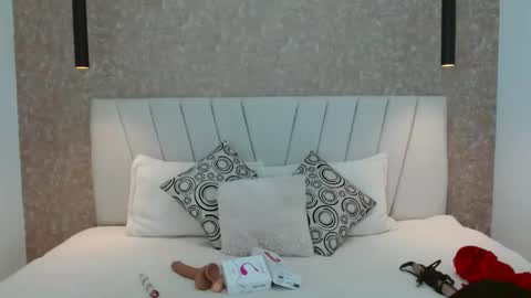 Snapshot of chloe_brownn1 chatting on February 16, 5:15 pm Abby 19 years online show from February 16, 5:15 pm