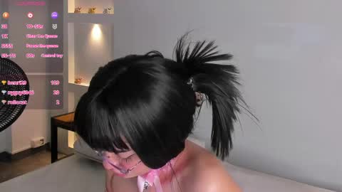 chloe online show from April 10, 5:08 pm