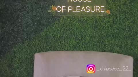 Snapshot of chloe_dee_ chatting on September 15, 11:51 am Chloe online show from September 15, 11:51 am