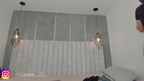 Snapshot of chloe_dee_ chatting on February 7, 11:23 am Chloe online show from February 7, 11:23 am