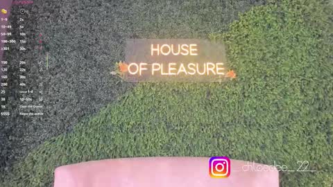 Snapshot of chloe_dee_ chatting on October 12, 1:13 pm Chloe online show from October 12, 1:13 pm