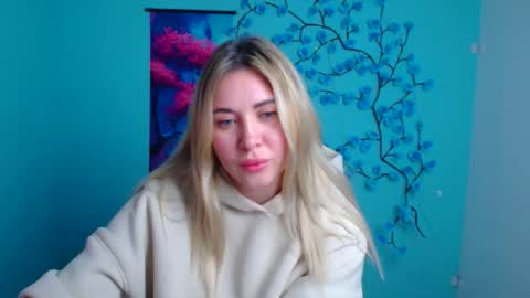 Chloe online show from November 22, 12:52 pm