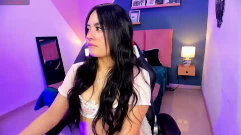 Chloe online show from December 17, 3:38 pm