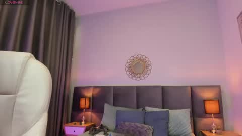 Chloe online show from July 7, 6:43 pm